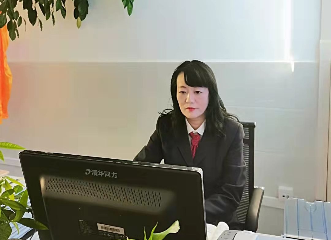 党总支委员 王建英