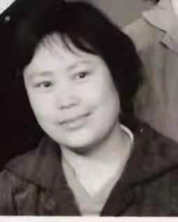 卢洪珍.jpg